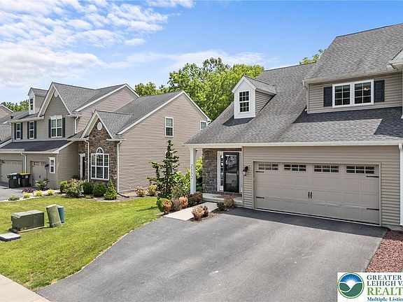 3rd image of 2352 Creekside Dr