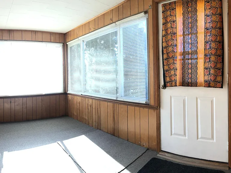 306 Commercial St — Photo 4