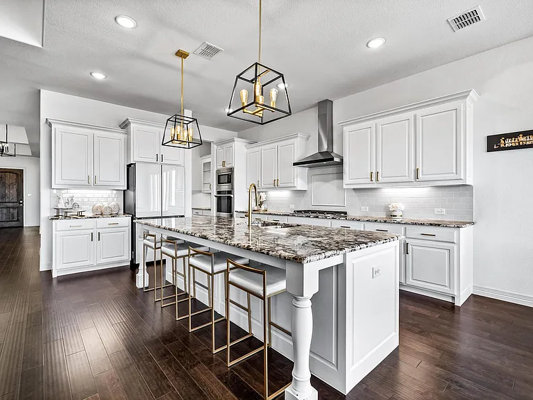 1730 Caruth Dr — Photo 3
