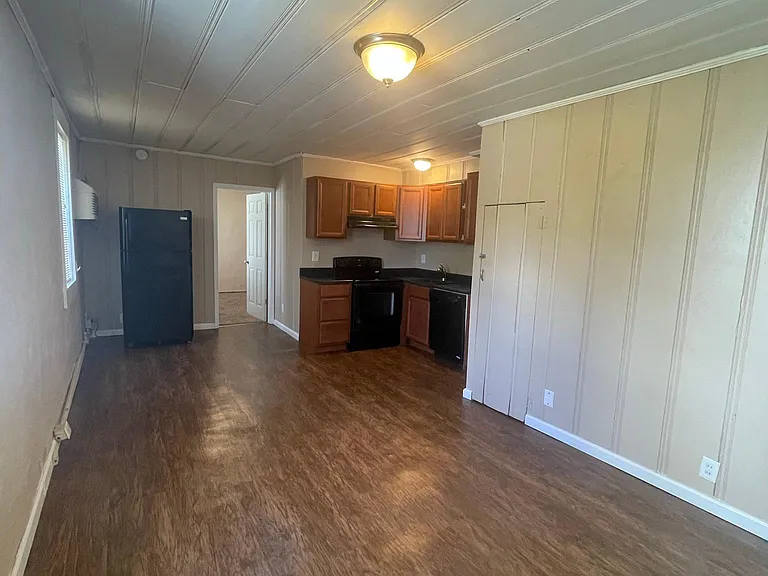 305 S High St #1 — Photo 2