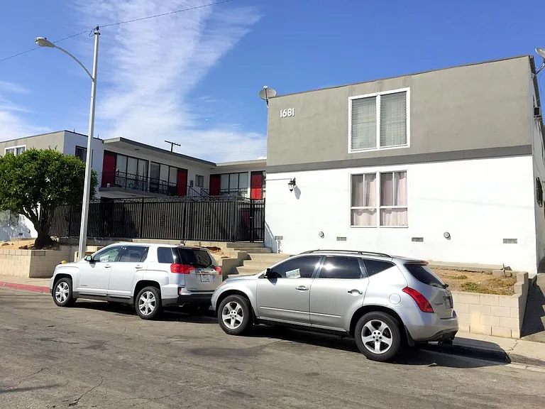 1681 College View Dr #5 — Photo 11