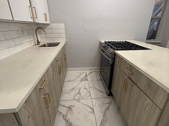 2nd image of 1034 S Orange Ave #1A
