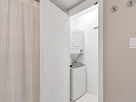 2nd image of 604-36 S Washington Sq #1209