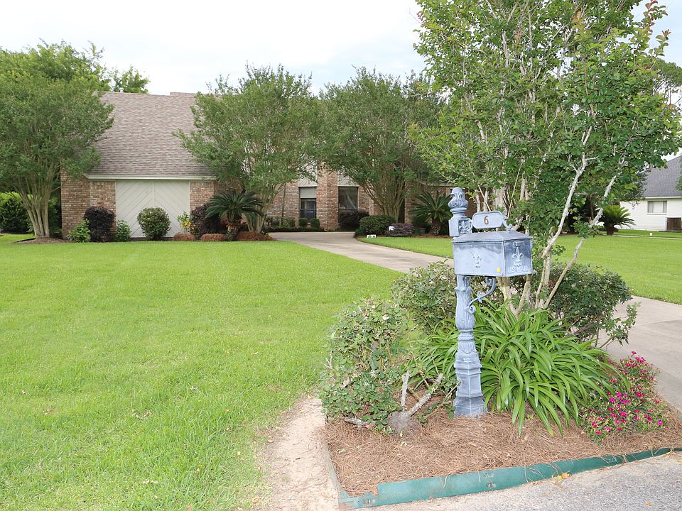 6 Fairway Drive