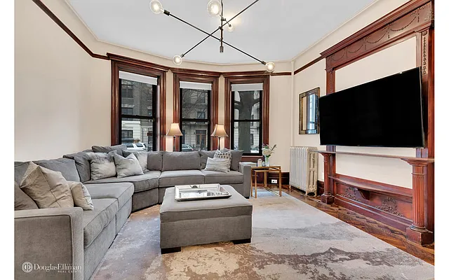 Sold by Douglas Elliman | media 14