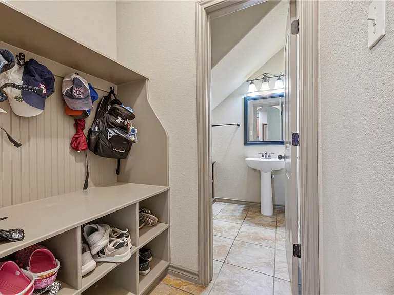 8318 Campeche Bay Pl — Photo 10
