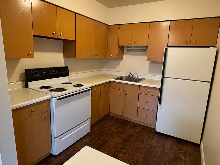 Olympia Park Apartments 1 and 2 Bedroom Units Available THIS SUMMER! — Photo 4