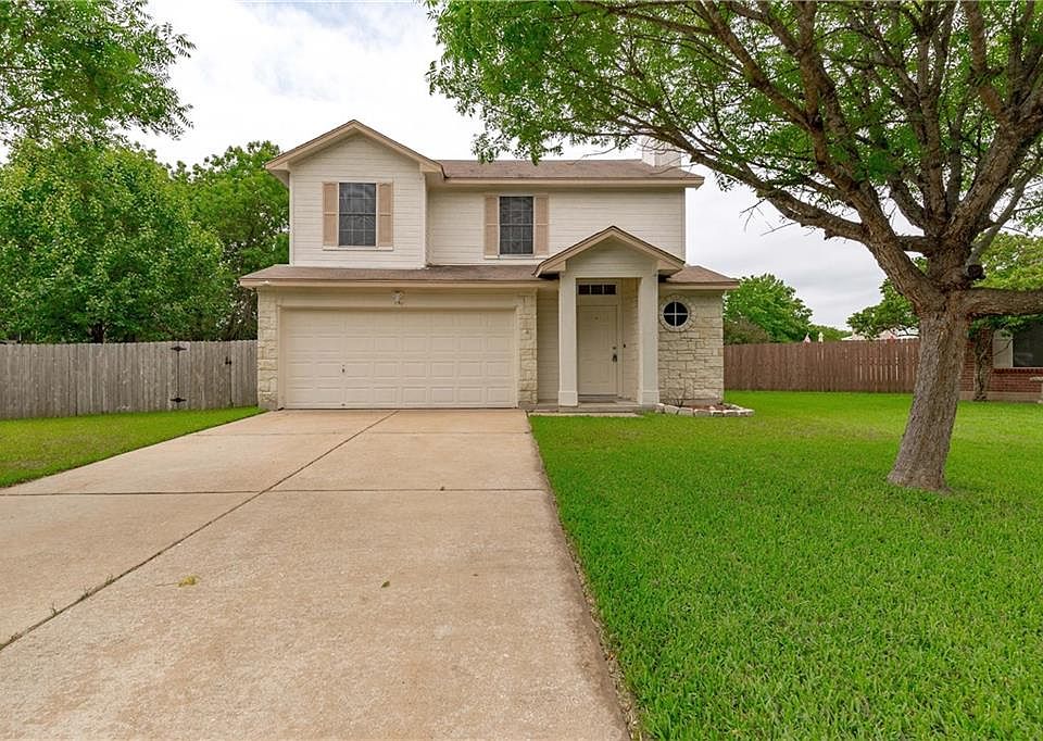 1st image of 102 Wisteria Dr
