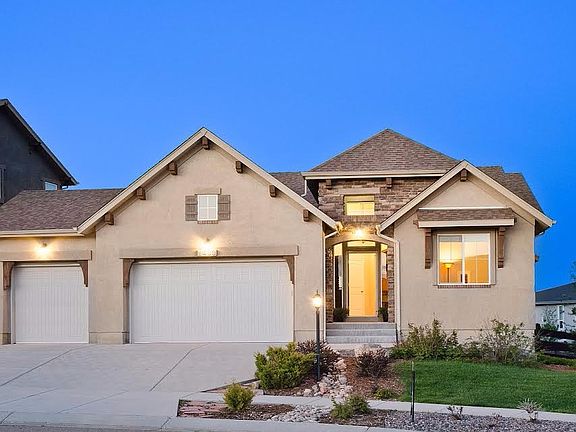 Gorgeous Stucco/Stone Rancher