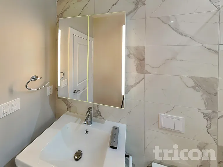 6007 NE 60th Ave — Photo 12