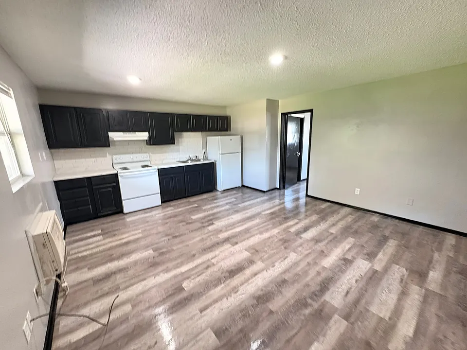 2120 W 30th Ave #8
