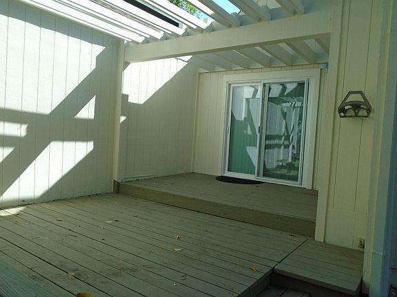 Deck off formal dining area/living room