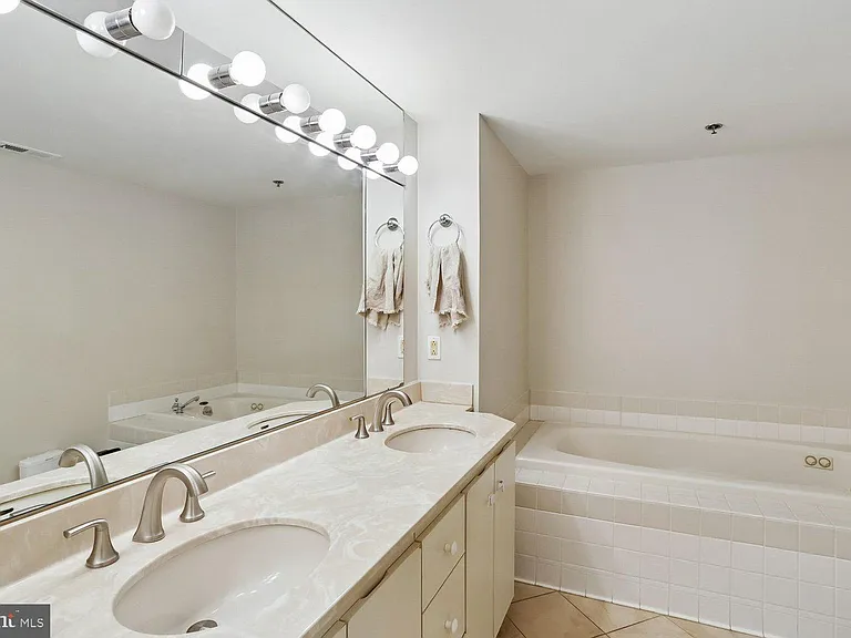 5809 Nicholson Ln #1001 — Photo 35