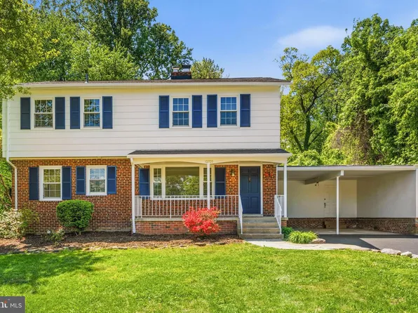 10705 Oak Pl, Fairfax, VA 22030