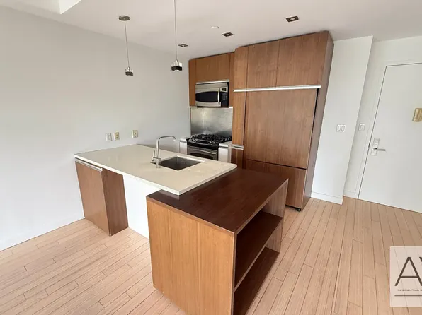 601 Ocean Parkway 3 image 2 of 9