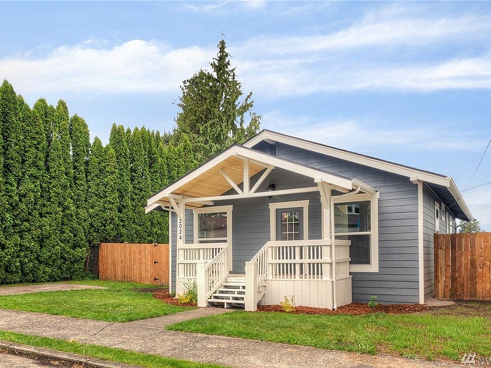 Charming bungalow in the heart of Enumclaw! 