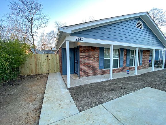 2nd image of 2563 Oxford Ave
