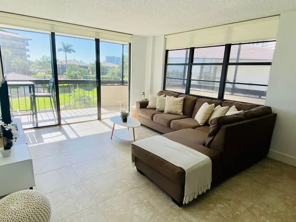 601 Seaview Ct, Marco Island, FL