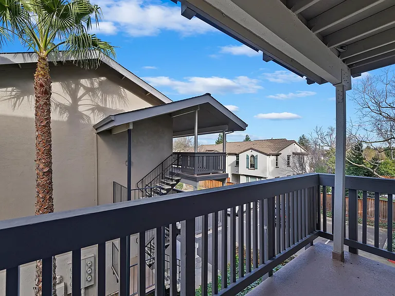 3849 Vineyard Ave #B — Photo 20