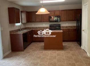 4328 Houldsworth Dr, Charlotte, NC 28213