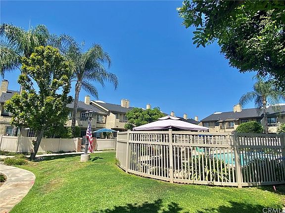 3rd image of 181 W La Verne Ave APT 15