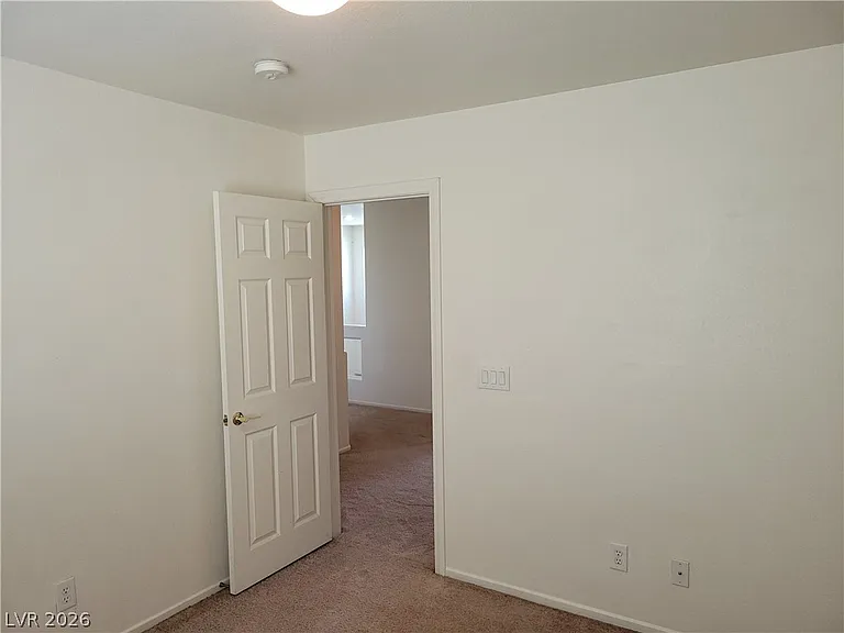 9275 Hollander Ave — Photo 20