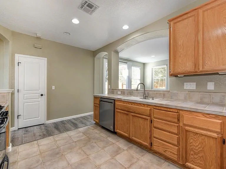 3625 Poppy Hill Way — Photo 10