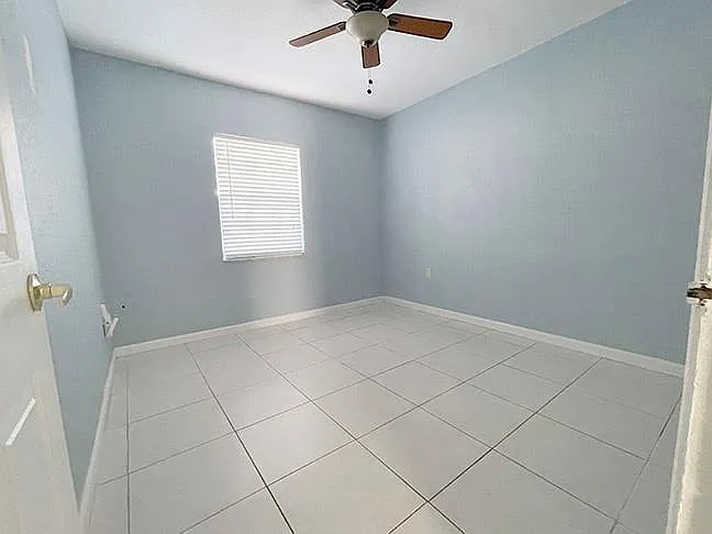 324 SW 22nd St — Photo 14