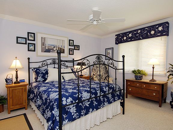 Guest bedroom