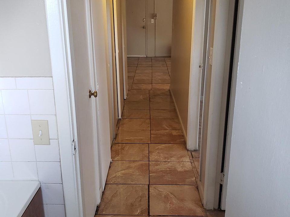 2nd image of 2545 Montana Ave
