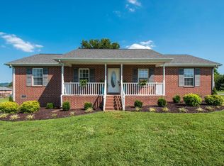 756 Greenfield Ln, Castalian Springs, TN 37031