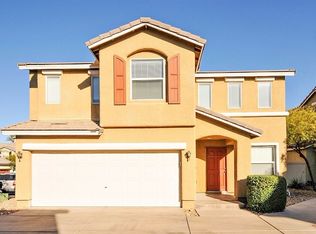 8233 Wildwood Glen Dr, Las Vegas, NV 89131