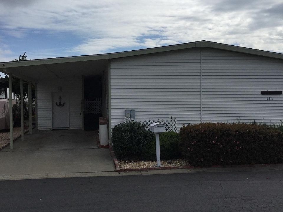 1st image of 131 Oxbow Marina Dr