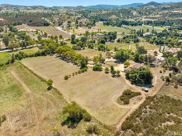 38483 Calle De Lobo #B, Murrieta, CA 92562