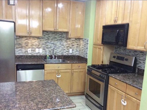 5th image of 742 W Orange Ave