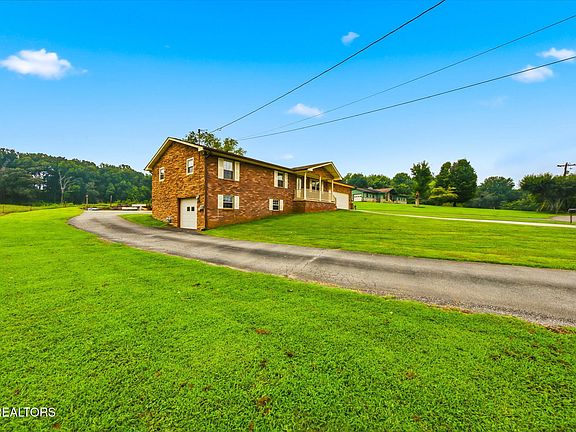 3rd image of 208 Overlook Dr
