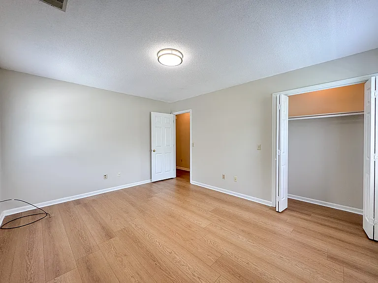511 Park Ave #B — Photo 13
