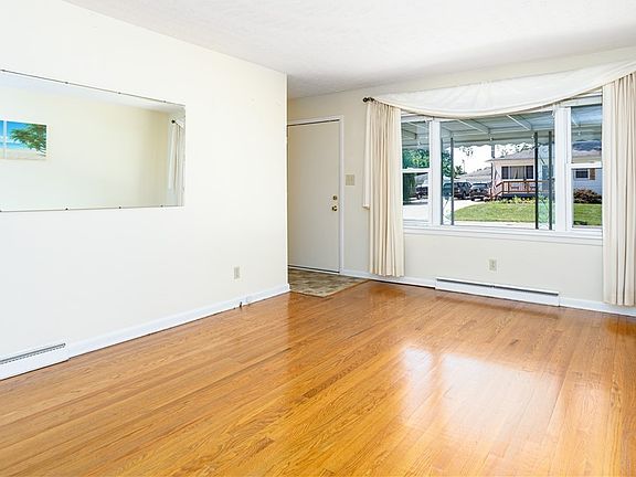 3rd image of 1171 Noble St