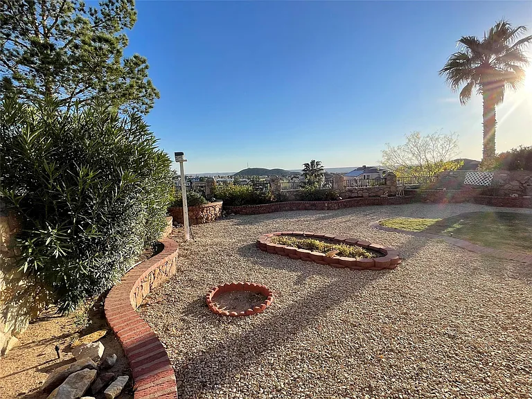 7312 Camino Del Sol — Photo 25