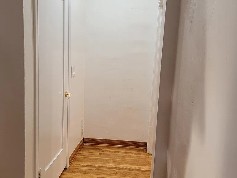 234 S Rexford Dr #2 — Photo 15