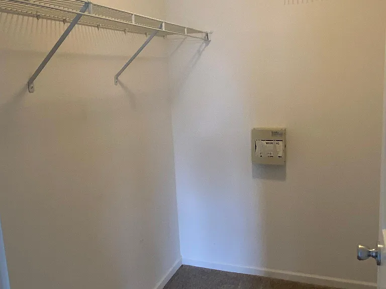 5636 N Plymouth Ct — Photo 14