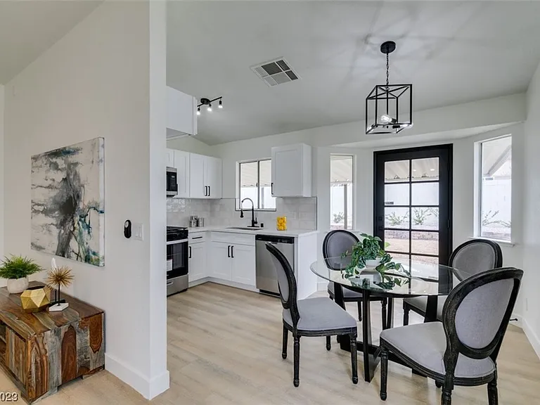 598 Jackson Dr — Photo 31