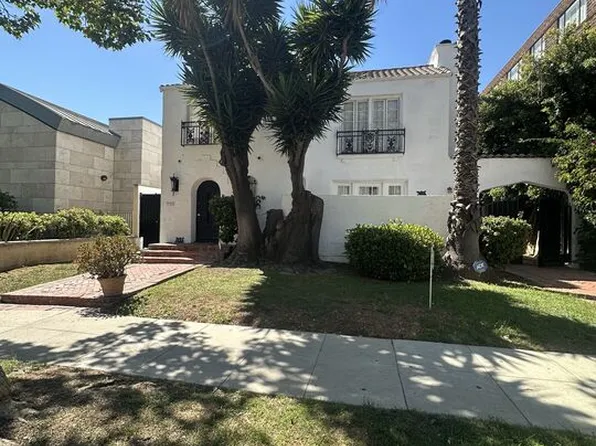 137 S Rexford Dr #1, Beverly Hills, CA 90212