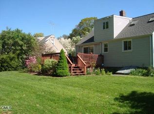 305 Jeniford Rd, Fairfield, CT 06824