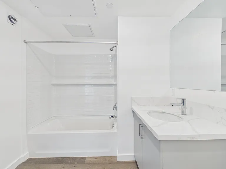 Diamante Apartment Homes — Photo 18
