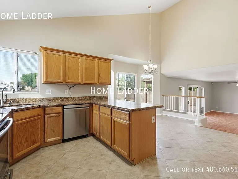 599 W Country Estates Ave — Photo 7