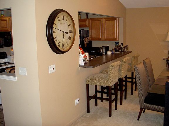 Dinning room and kitchen bar