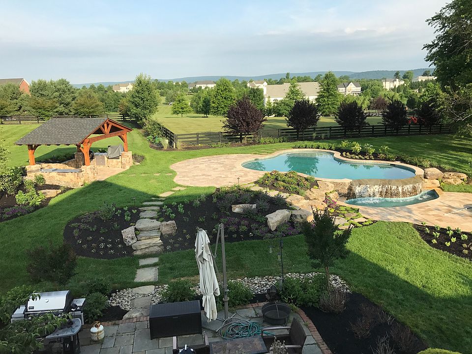 2nd image of 16829 Michelson Dr