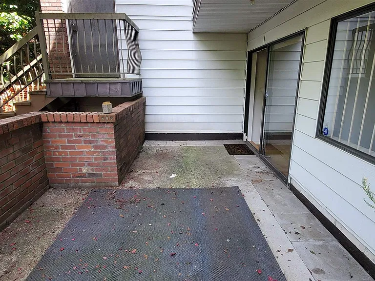 588 E 5th Ave #1 — Photo 14