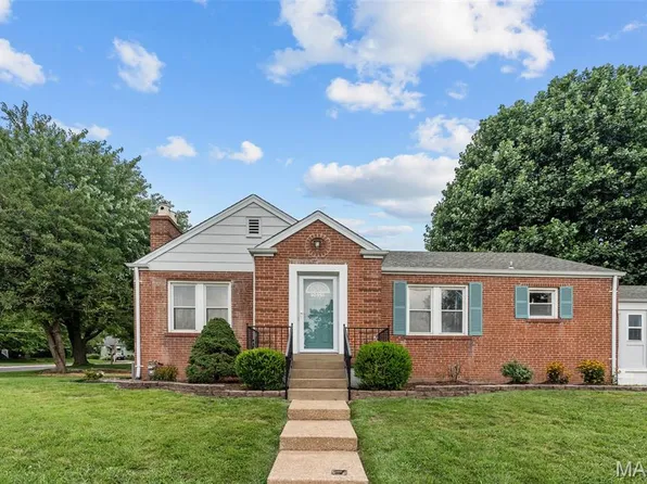 10951 Cosmos Dr, Saint Louis, MO 63123